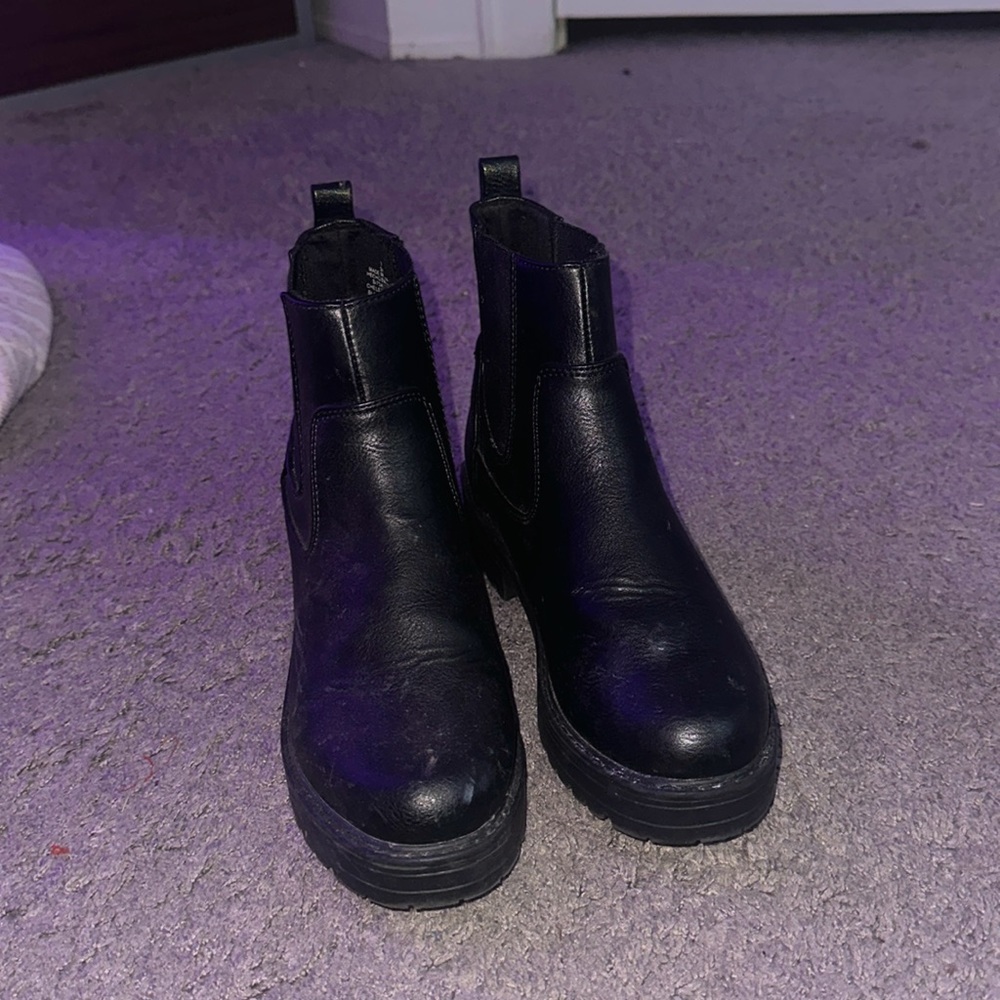 ankle booties, women’s size 7